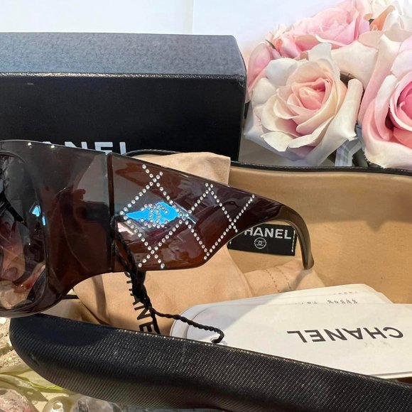 CHANEL Designer Sunglasses - Picture 3 of 13